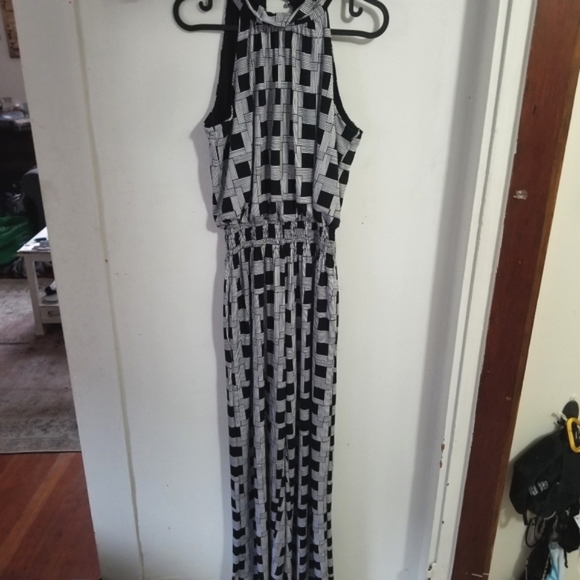 Kate & Lily Sleeveless All Over Print Jumpsuit - Picture 4 of 16
